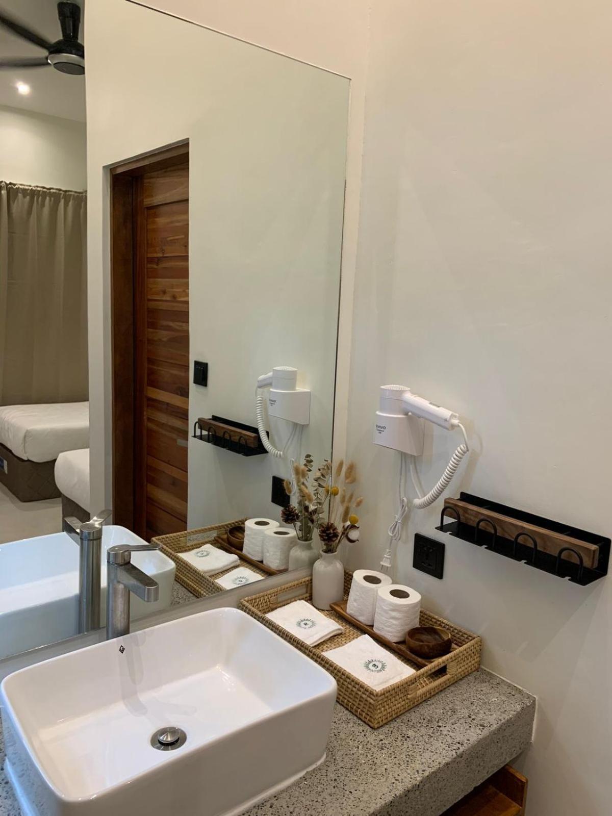 Bahandi Hotel General Luna  Kültér fotó